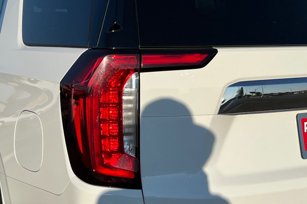 Thumbnail: 2021 GMC Yukon - 16