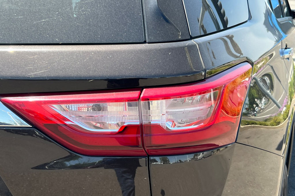 Thumbnail: 2018 Chevrolet Traverse - 19