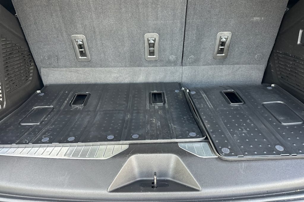 Thumbnail: 2021 Chevrolet Tahoe - 16