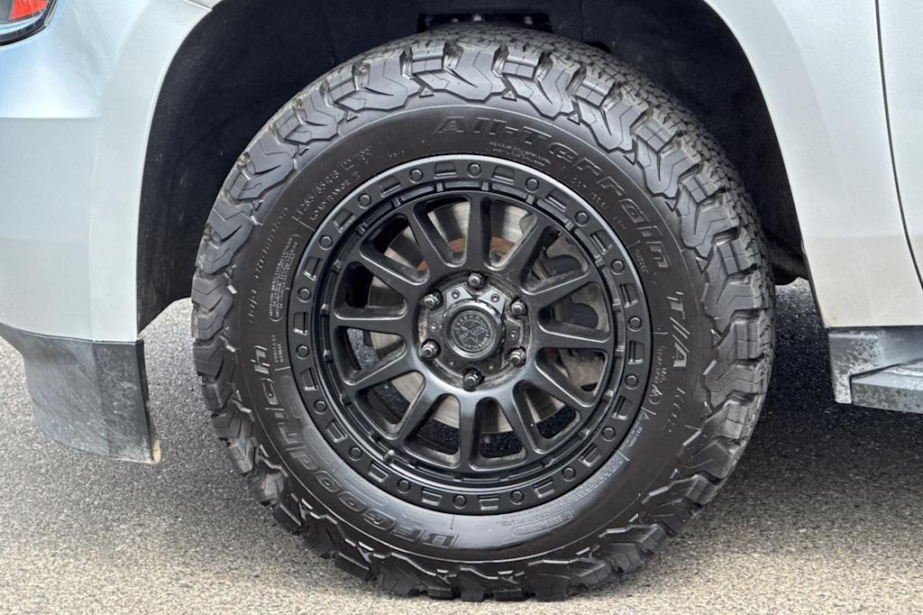 Thumbnail: 2019 Chevrolet Tahoe - 8