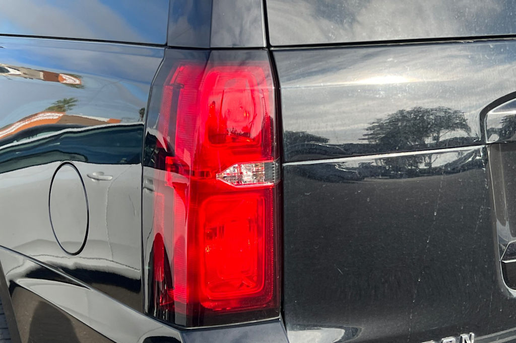 Thumbnail: 2019 Chevrolet Suburban - 21
