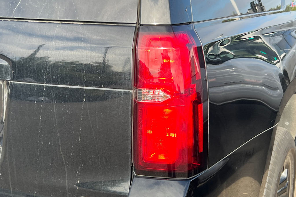 Thumbnail: 2019 Chevrolet Suburban - 19