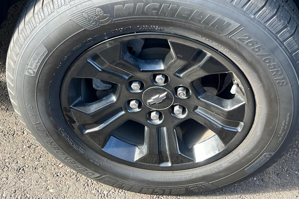 Thumbnail: 2019 Chevrolet Suburban - 17