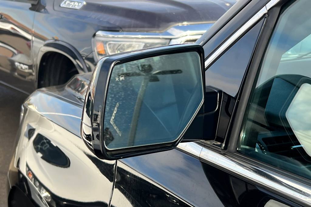 Thumbnail: 2019 Chevrolet Suburban - 8
