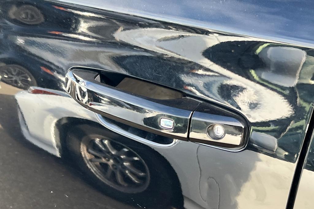 Thumbnail: 2019 Chevrolet Suburban - 6