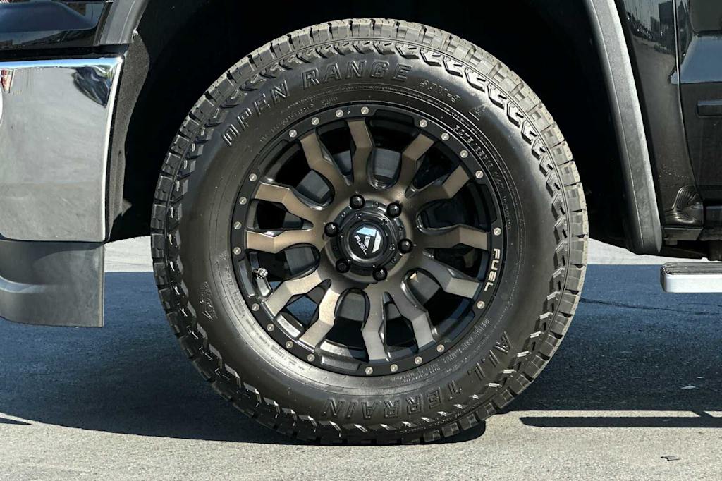 2017 GMC Sierra 1500 SLE 8