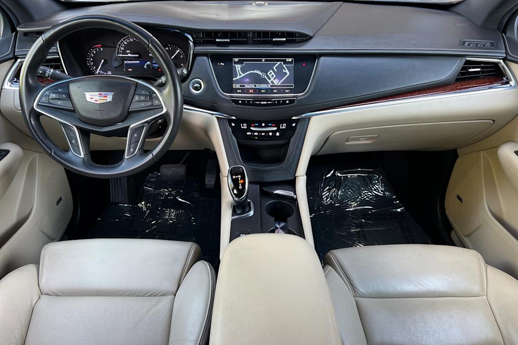Thumbnail: 2017 Cadillac XT5 - 2