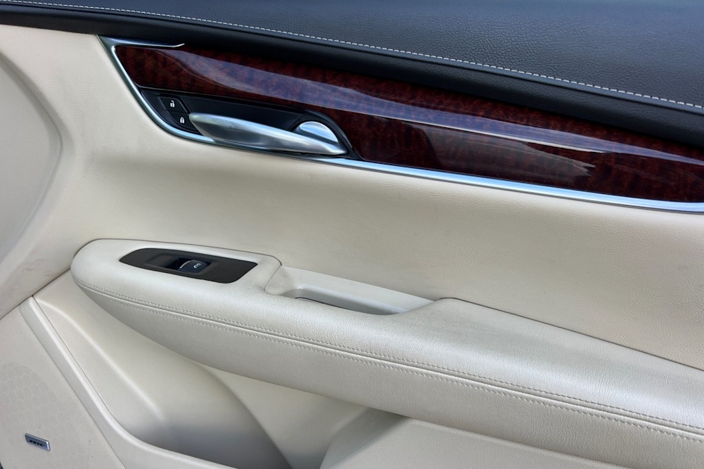 Thumbnail: 2017 Cadillac XT5 - 7