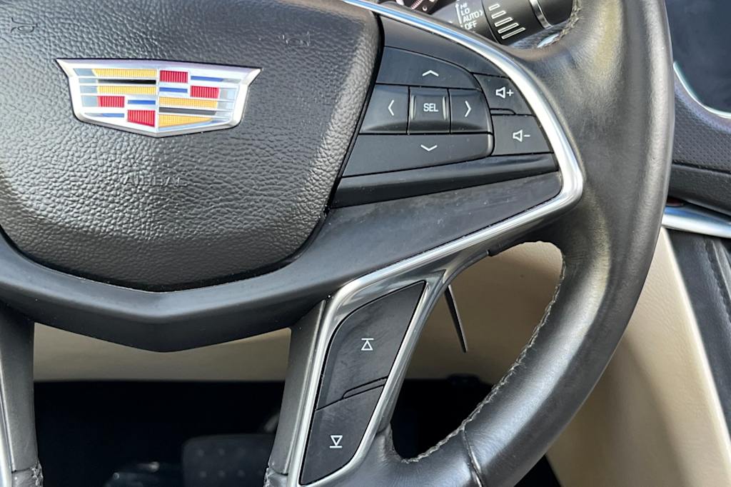 Thumbnail: 2017 Cadillac XT5 - 32