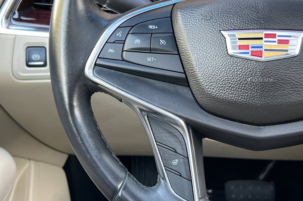 Thumbnail: 2017 Cadillac XT5 - 31