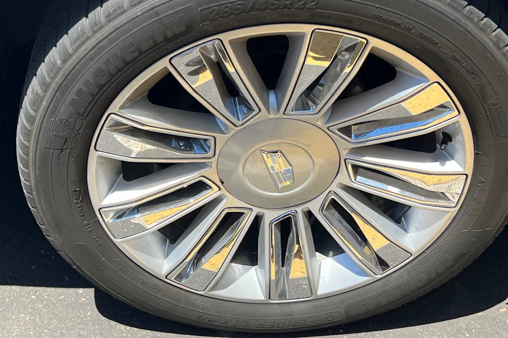 Thumbnail: 2019 Cadillac Escalade - 16