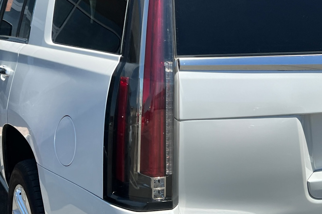 Thumbnail: 2019 Cadillac Escalade - 21