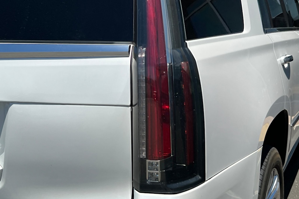 Thumbnail: 2019 Cadillac Escalade - 19