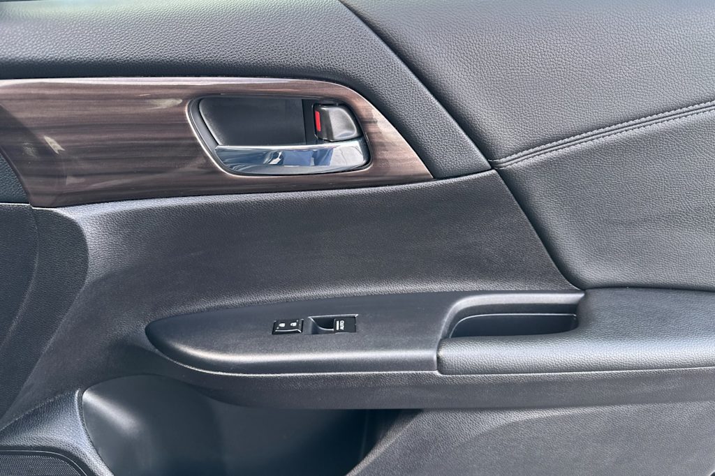 Thumbnail: 2016 Honda Accord - 24