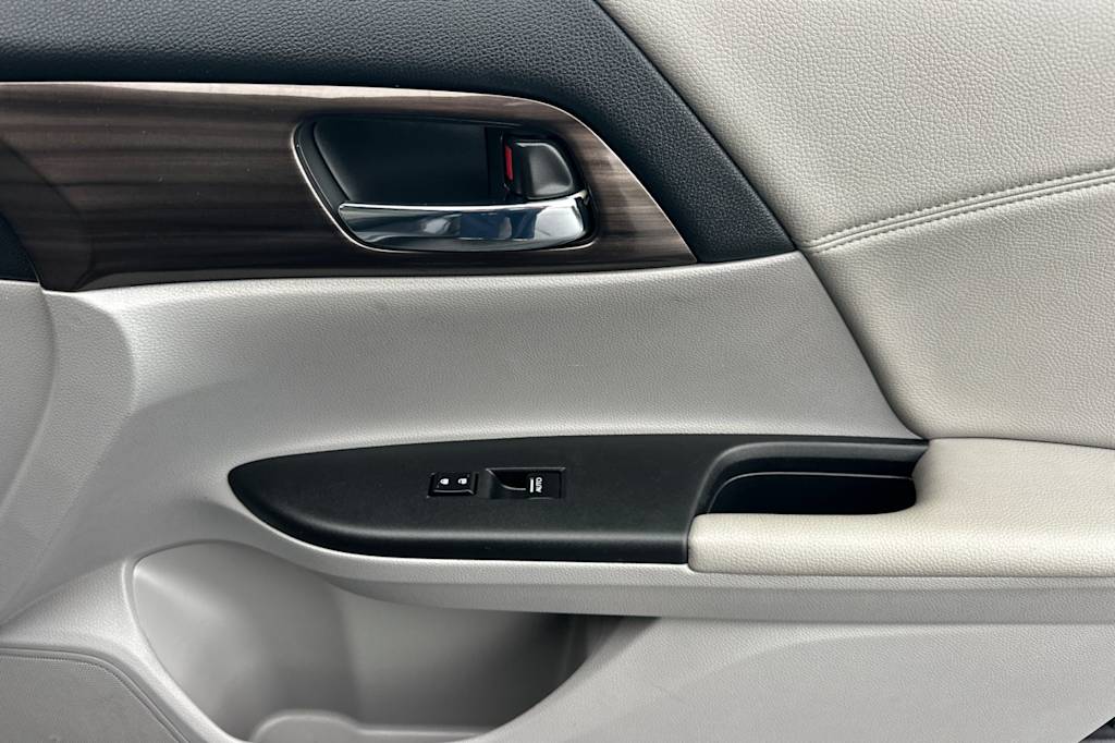 Thumbnail: 2016 Honda Accord - 24