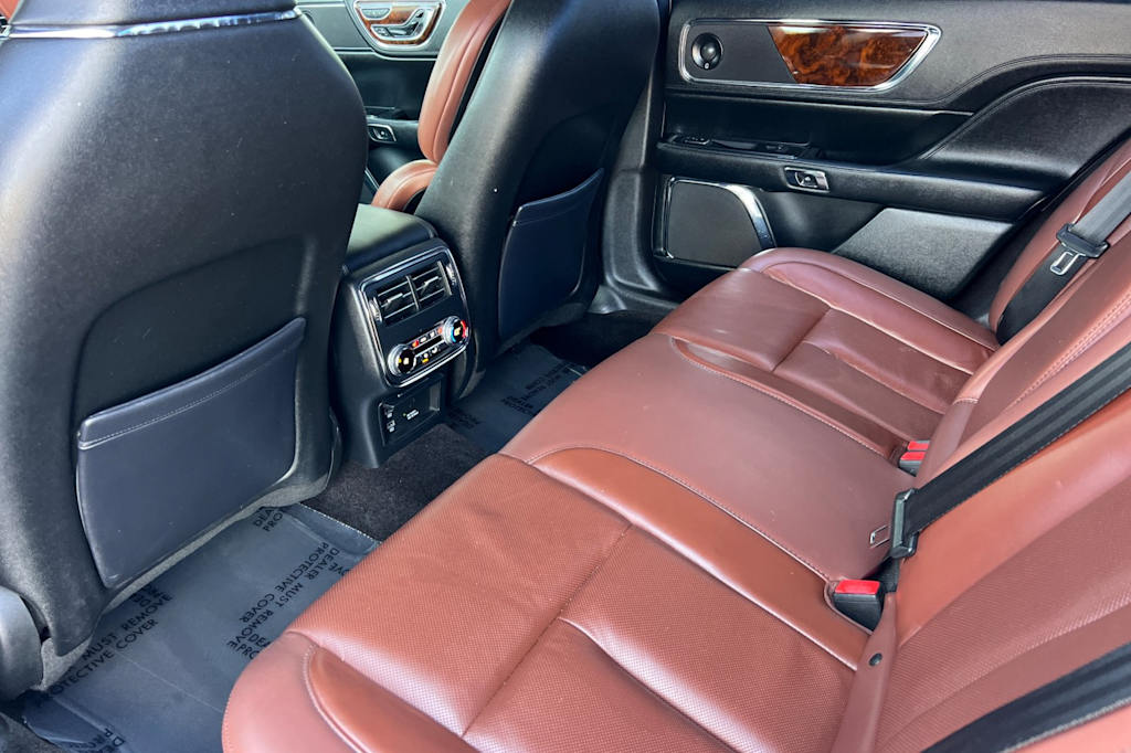 Thumbnail: 2018 Lincoln Continental - 10