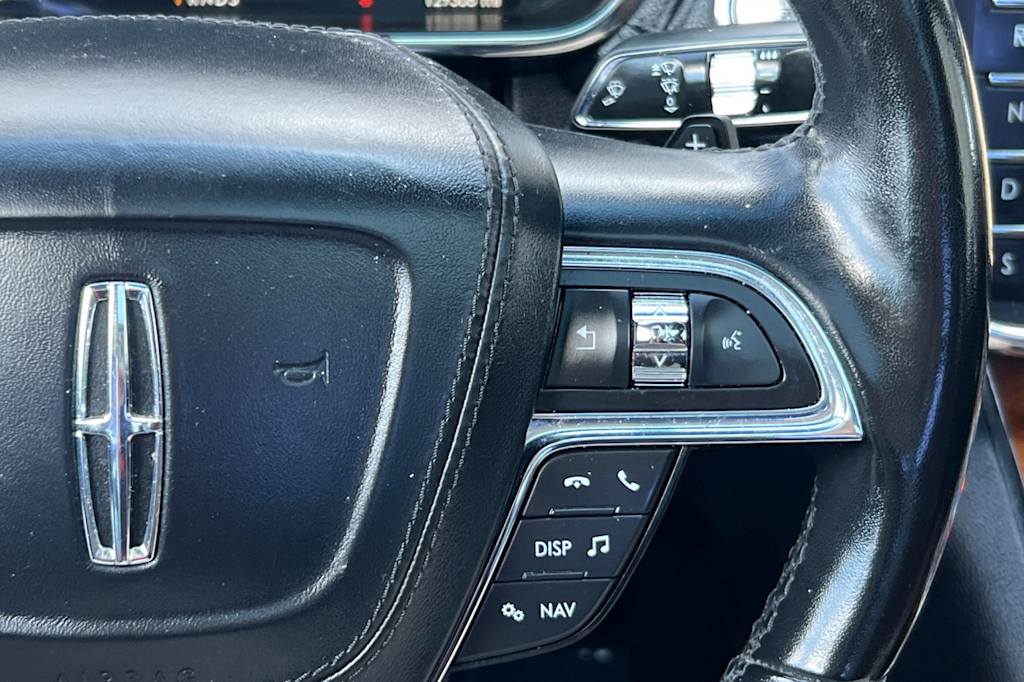 Thumbnail: 2018 Lincoln Continental - 32