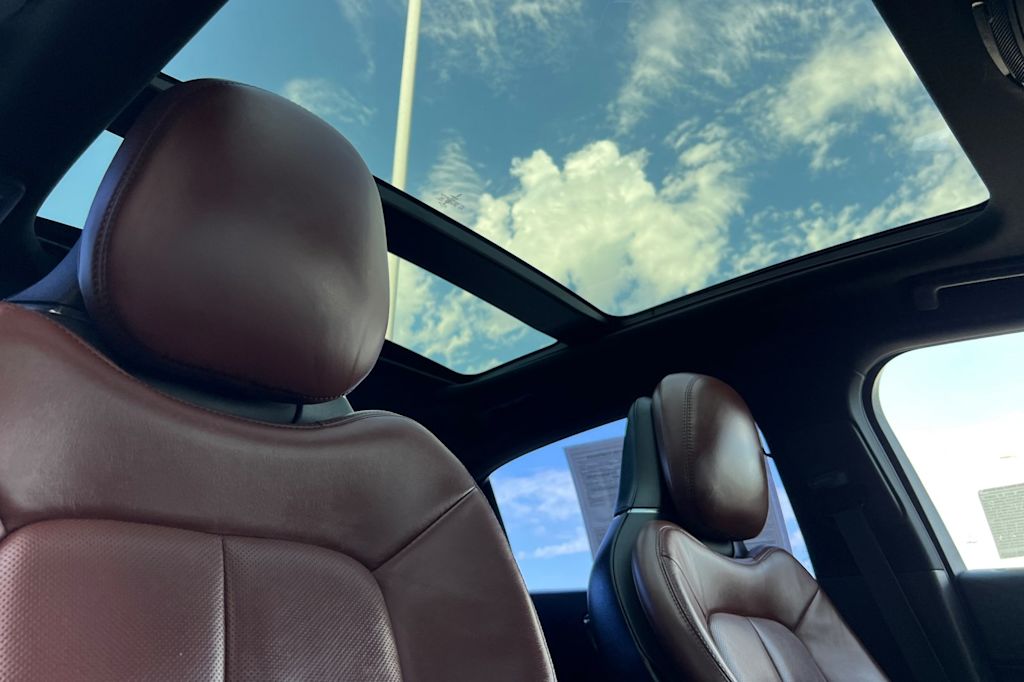 Thumbnail: 2018 Lincoln Continental - 23