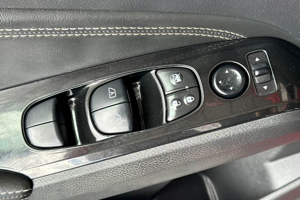 Thumbnail: 2020 Nissan Altima - 21