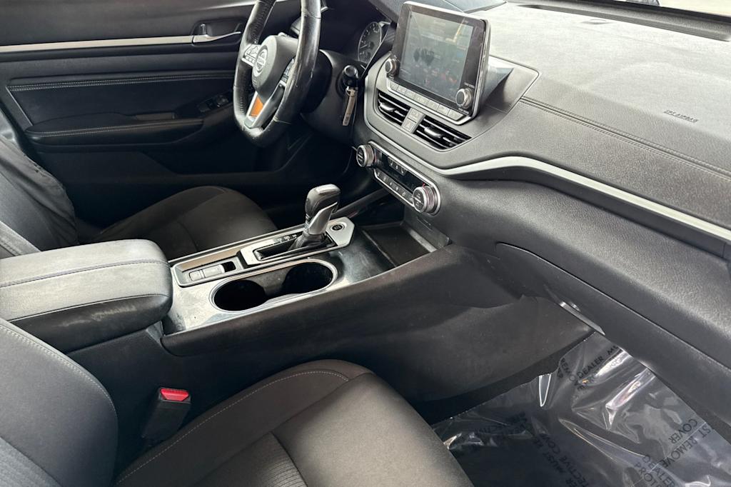 Thumbnail: 2020 Nissan Altima - 12