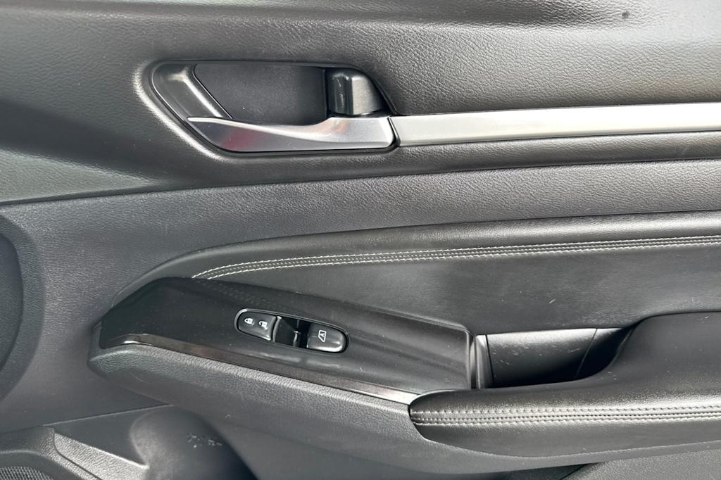 Thumbnail: 2020 Nissan Altima - 24