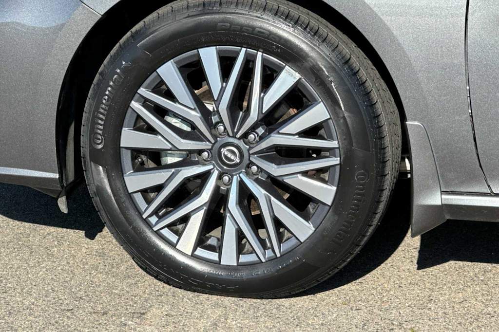 2023 Nissan Altima SV 8