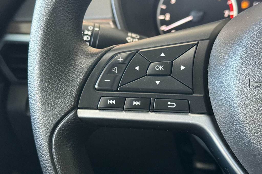 2023 Nissan Altima SV 28