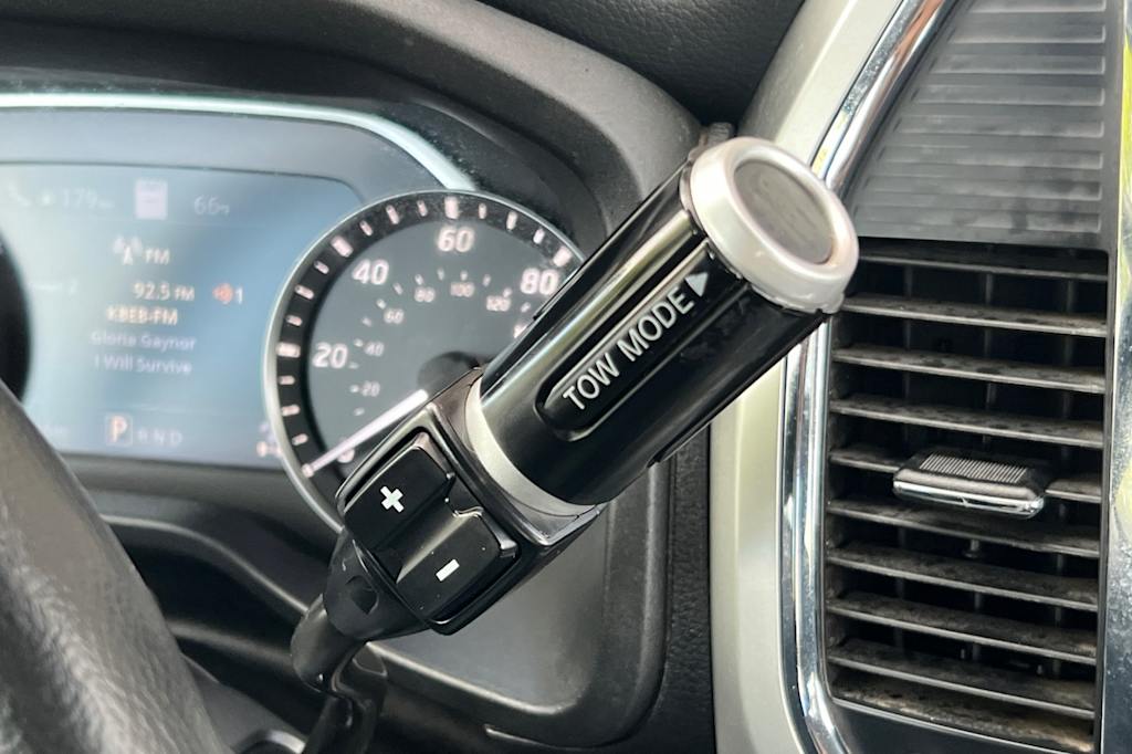 Thumbnail: 2020 Nissan Titan - 24