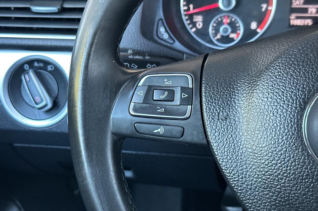 Thumbnail: 2013 Volkswagen Passat - 27