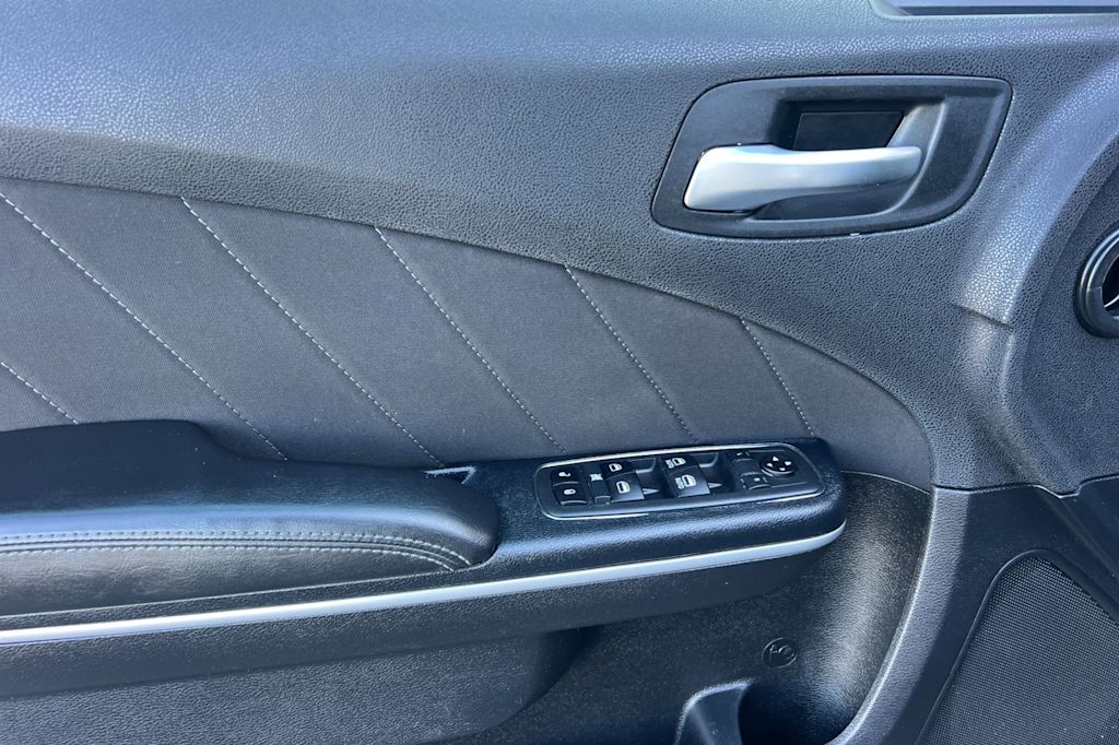 Thumbnail: 2020 Dodge Charger - 20