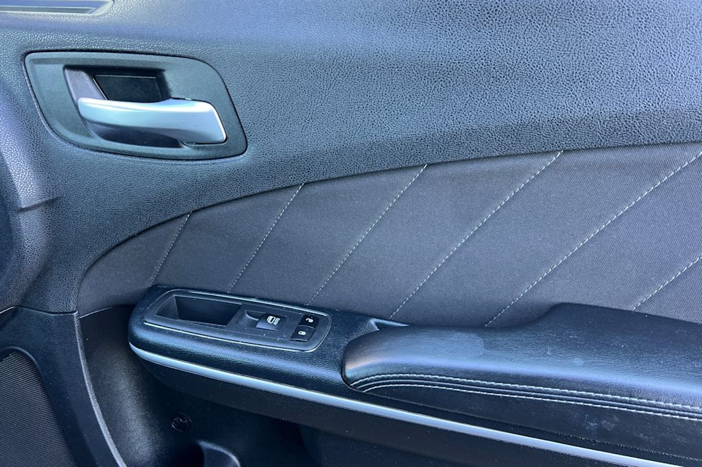 Thumbnail: 2020 Dodge Charger - 24