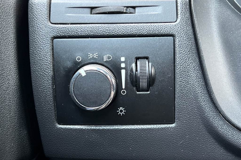 Thumbnail: 2013 Dodge Challenger - 28
