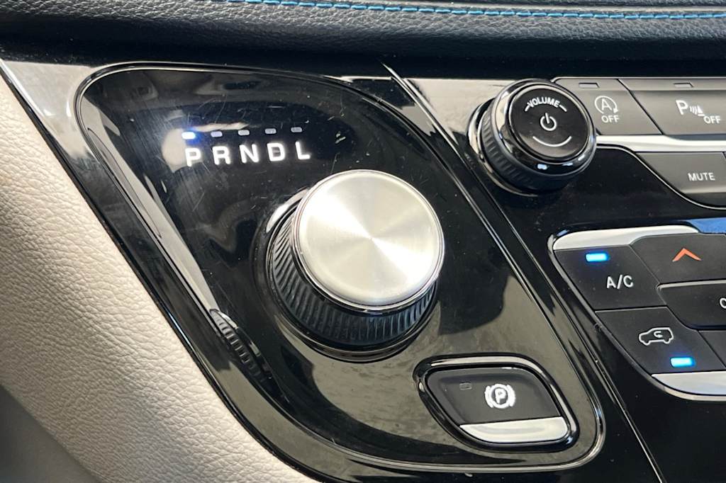 Thumbnail: 2021 Chrysler Pacifica - 14