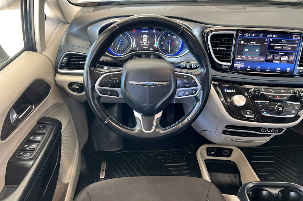 Thumbnail: 2021 Chrysler Pacifica - 11