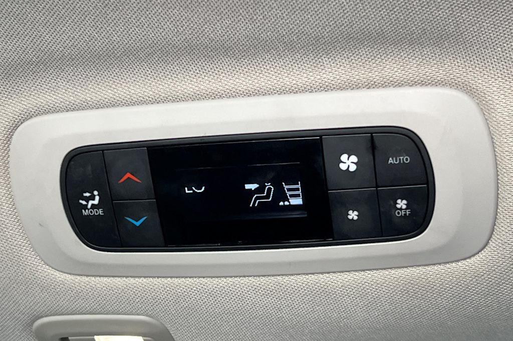 Thumbnail: 2021 Chrysler Pacifica - 22