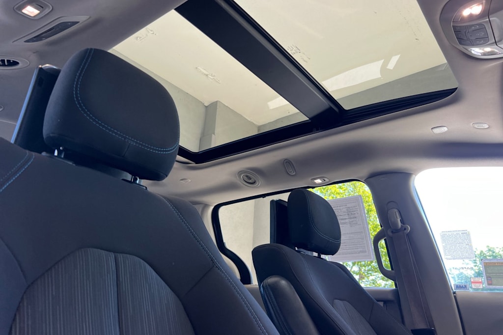 Thumbnail: 2021 Chrysler Pacifica - 24
