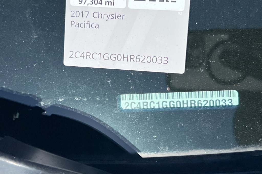 Thumbnail: 2017 Chrysler Pacifica - 7