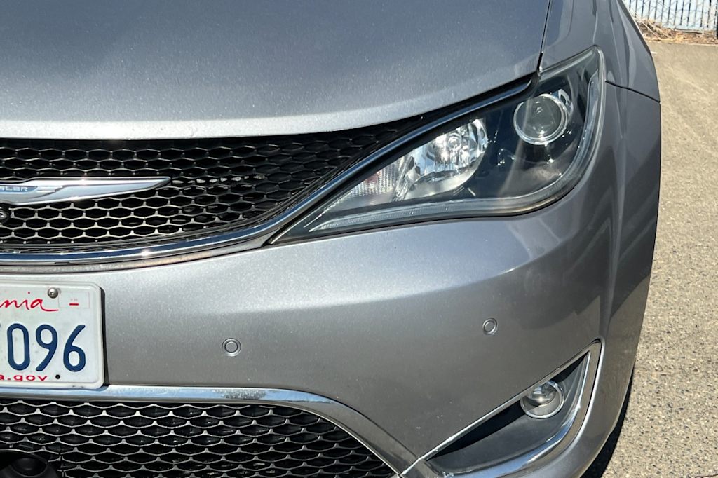 Thumbnail: 2017 Chrysler Pacifica - 12