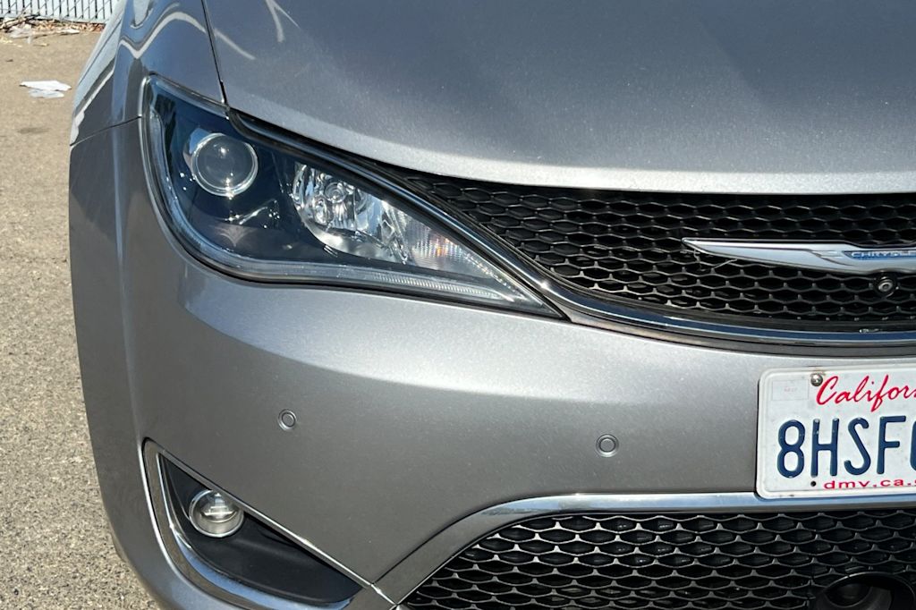 Thumbnail: 2017 Chrysler Pacifica - 15