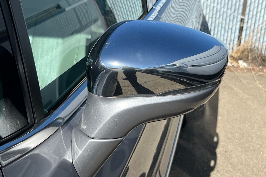 Thumbnail: 2017 Chrysler Pacifica - 11