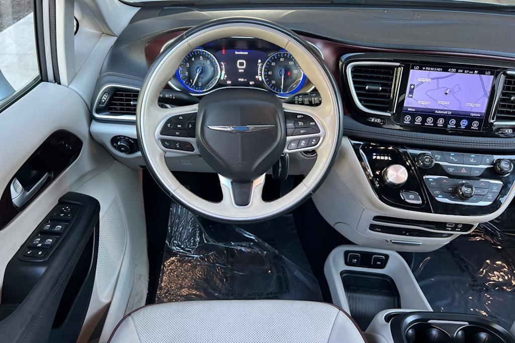 Thumbnail: 2017 Chrysler Pacifica - 11