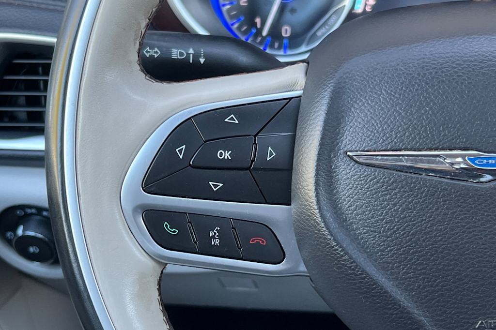 Thumbnail: 2017 Chrysler Pacifica - 33