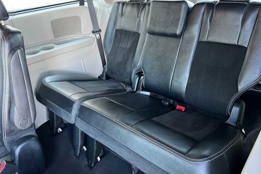 Thumbnail: 2018 Dodge Grand Caravan - 21