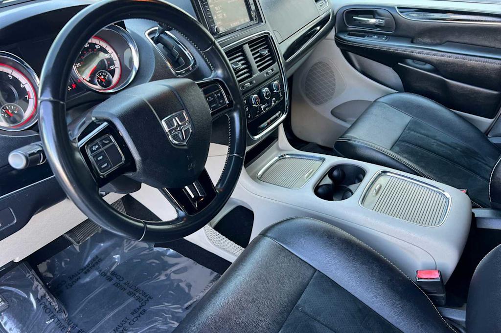Thumbnail: 2018 Dodge Grand Caravan - 9