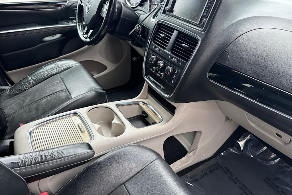 Thumbnail: 2019 Dodge Grand Caravan - 12