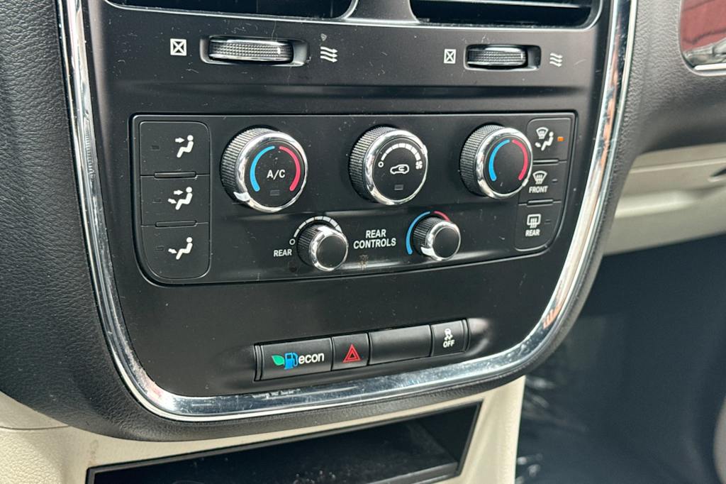 Thumbnail: 2019 Dodge Grand Caravan - 25