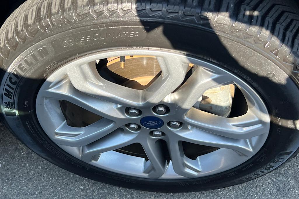 Thumbnail: 2018 Ford Edge - 16