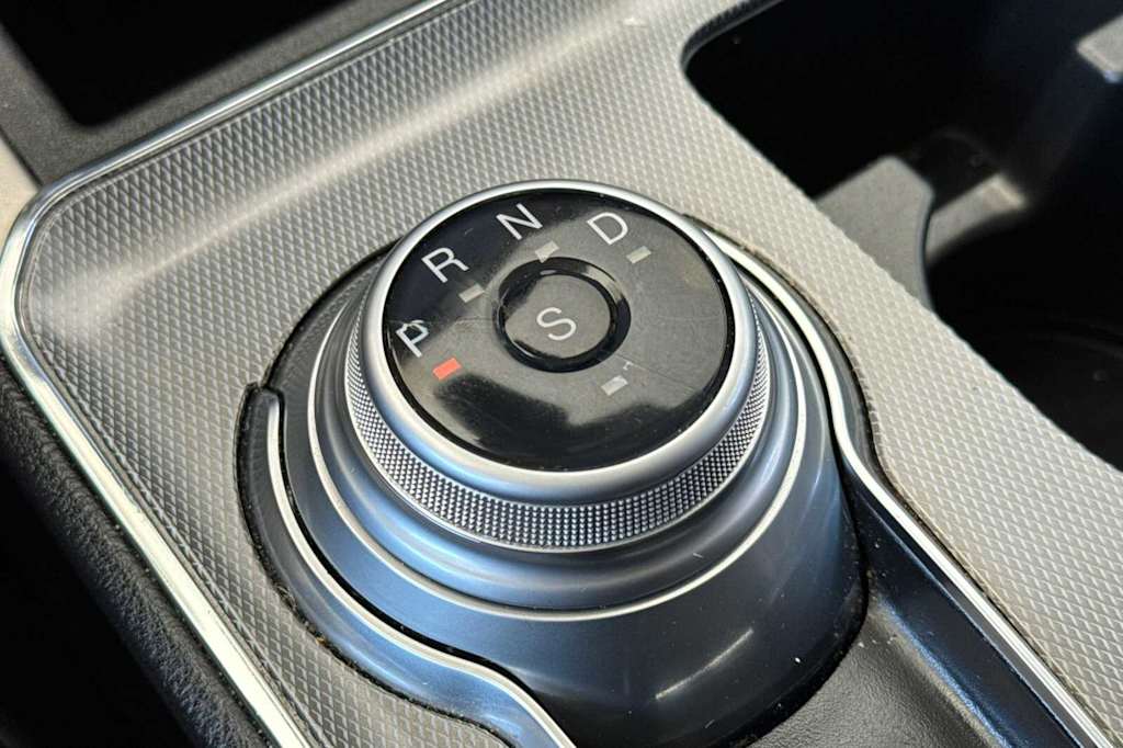 Thumbnail: 2022 Ford Edge - 26