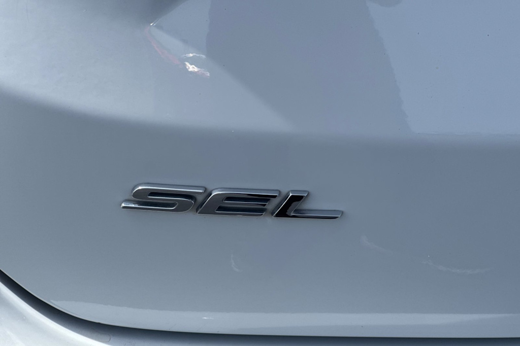 Thumbnail: 2022 Ford Edge - 32