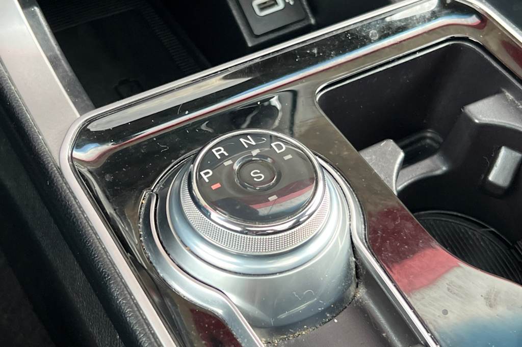 Thumbnail: 2019 Ford Edge - 14